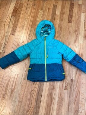 Patagonia Girls’ Pine Grove puffer Ski Jacket with Hood- Size 7 8